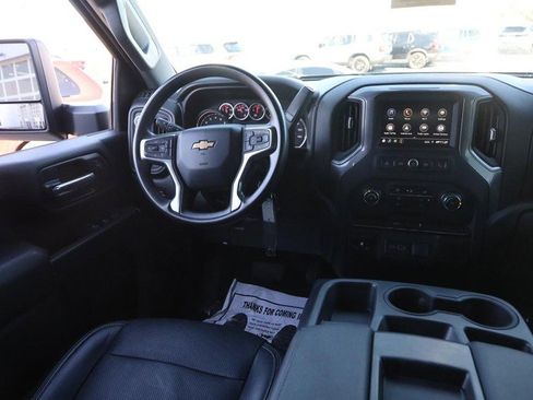 Used 2021 Chevrolet Silverado 2500 Custom w/ Custom Value Package image 18