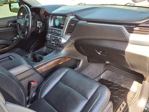 Used 2020 Chevrolet Tahoe LT w/ Off-Road Package AWD/4WD image 11