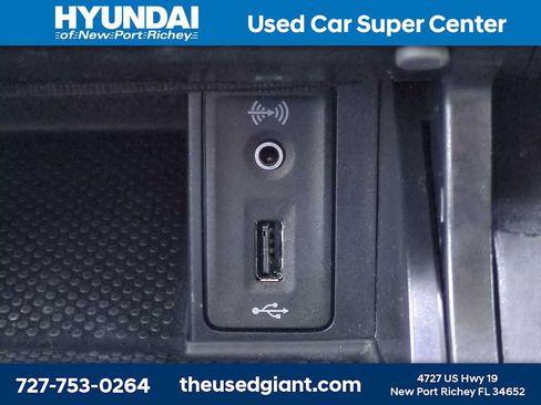 Used 2016 Volkswagen Golf S FWD image 23