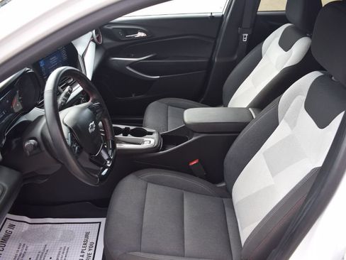 Used 2024 Chevrolet Trax RS w/ Driver Confidence Package FWD image 8