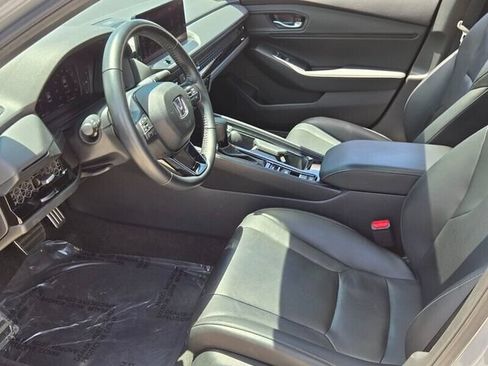Used 2025 Honda Accord Sport image 10
