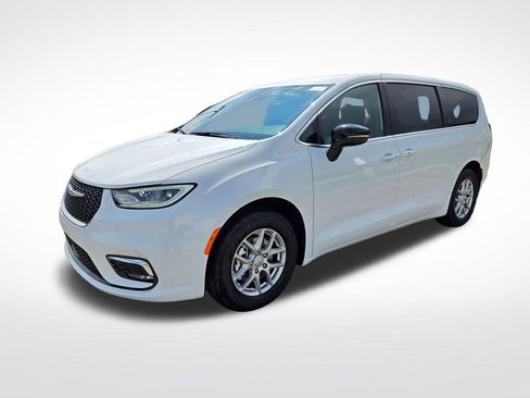 New 2026 Chrysler Pacifica Select FWD image 7