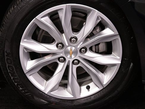 Used 2023 Chevrolet Malibu LT image 9