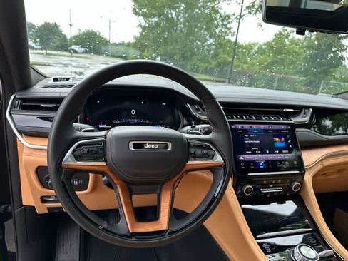 Certified 2022 Jeep Grand Cherokee Summit AWD/4WD image 11