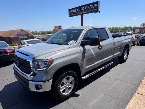 Used 2018 Toyota Tundra SR5 w/ SR5 Upgrade Package AWD/4WD image 4