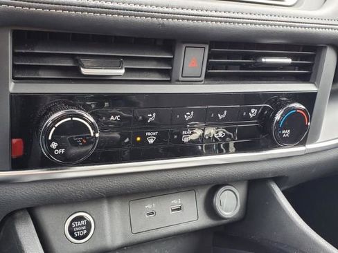 Used 2023 Nissan Rogue S image 26