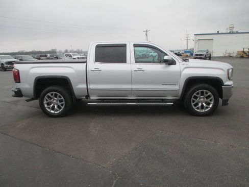 Used 2018 GMC Sierra 1500 SLT w/ SLT Premium Package image 2