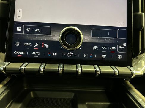 Used 2024 GMC Acadia Elevation image 15