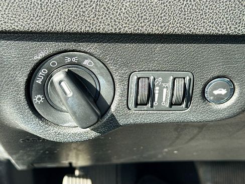 Used 2023 Dodge Charger SXT w/ Blacktop Package image 8