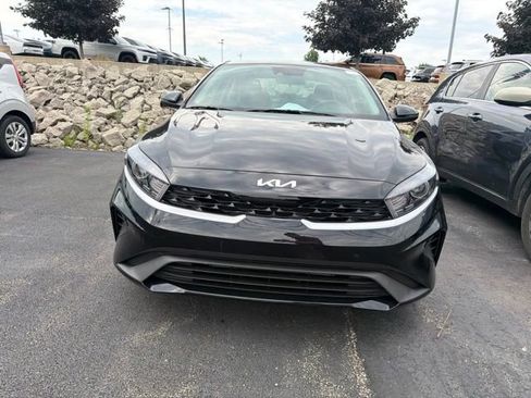 Used 2024 Kia Forte LXS w/ LXS Technology Package FWD image 2