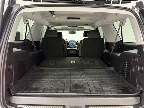 Used 2020 Chevrolet Suburban LT image 28