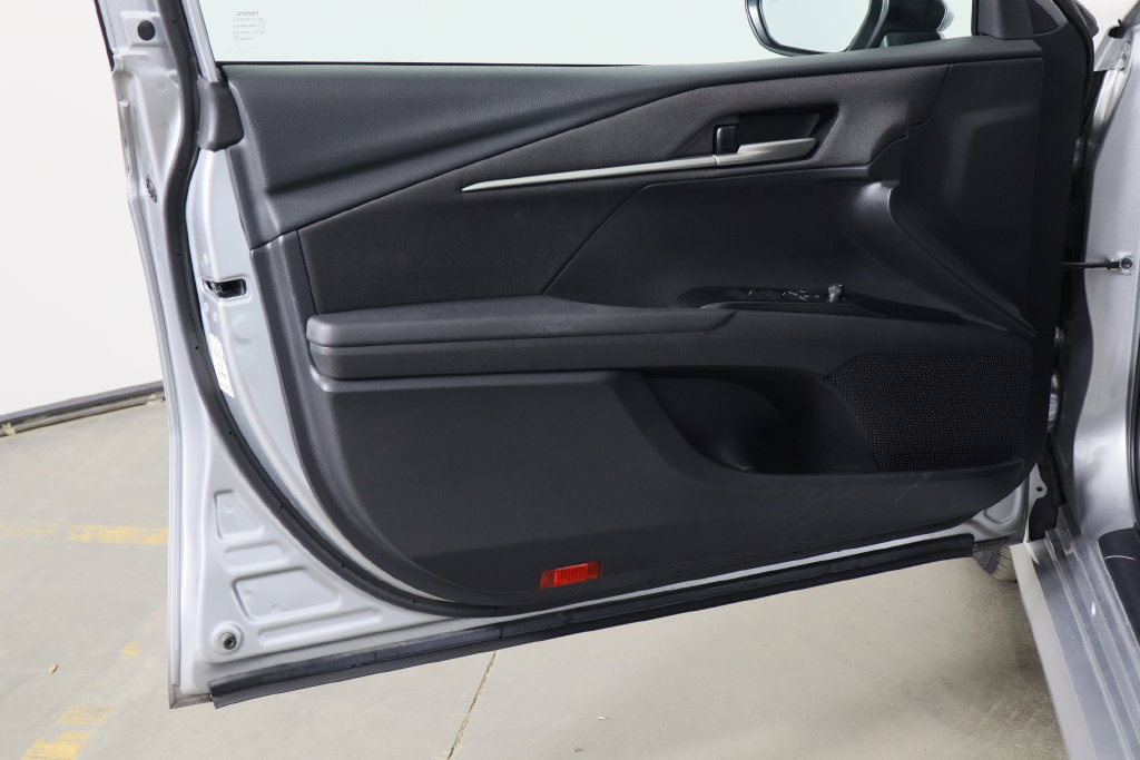 Used 2025 Toyota Camry LE FWD image 18