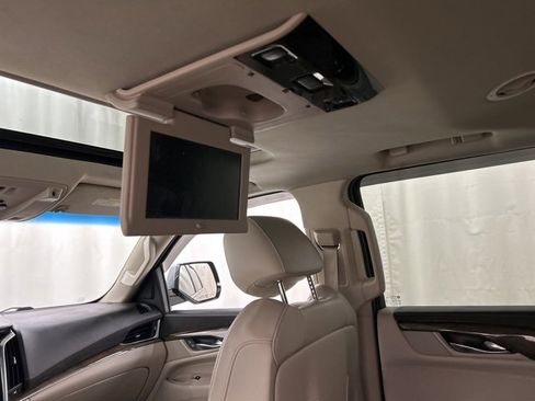 Used 2020 Cadillac Escalade Premium Luxury image 28