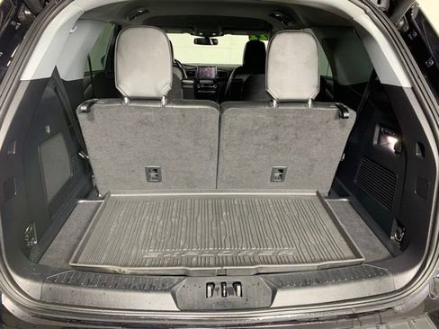 Used 2022 Ford Explorer Limited w/ Class IV Trailer Tow Package AWD/4WD image 28
