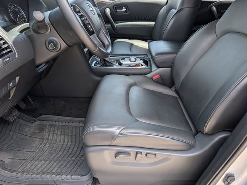 Used 2021 Nissan Armada SV w/ SV Appearance Package RWD image 9