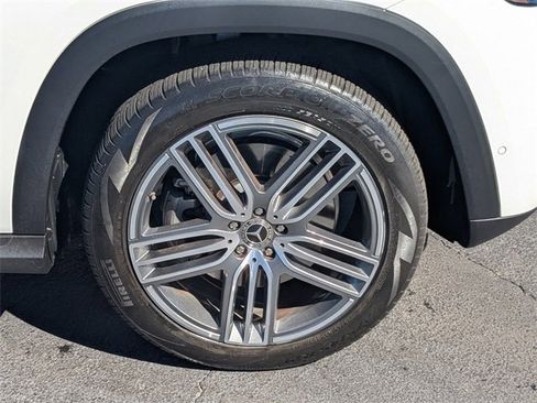 Used 2024 Mercedes-Benz GLS 450 4MATIC image 12
