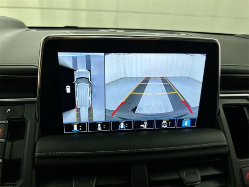 Used 2021 Chevrolet Tahoe Premier w/ Premium Package image 15