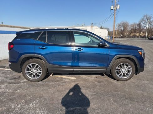 Used 2023 GMC Terrain SLT w/ Tech Package image 6
