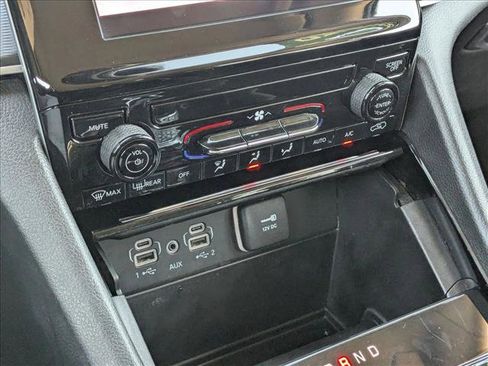 Used 2023 Jeep Grand Cherokee L Laredo image 15