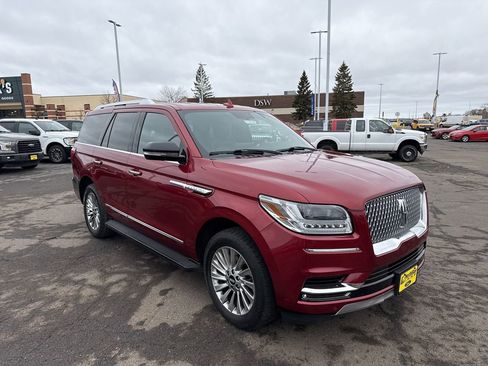 Used 2018 Lincoln Navigator Premiere image 4
