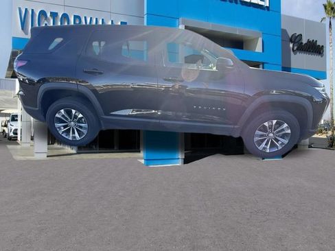 Used 2026 Chevrolet Equinox LT FWD image 4