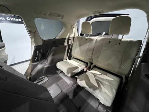 Used 2018 Lexus GX 460 Premium w/ Premium Package image 34