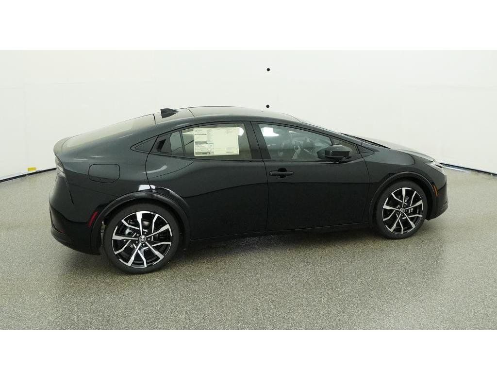 New 2026 Toyota Prius Plug-In Hybrid FWD image 10