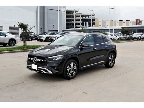 Used 2025 Mercedes-Benz GLA 250 4MATIC image 2