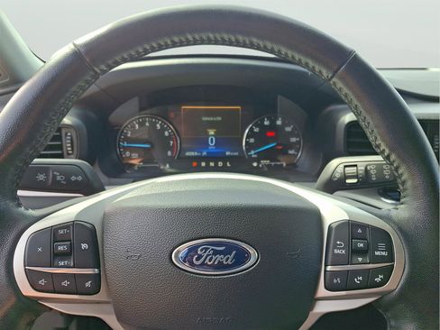 Used 2023 Ford Explorer XLT image 20