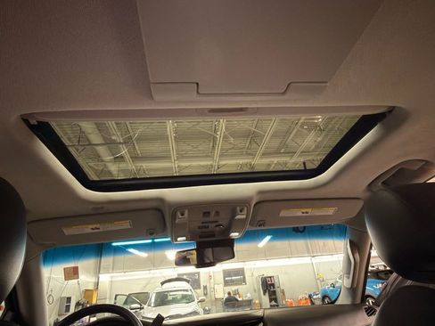 Used 2016 Cadillac Escalade ESV Premium image 25