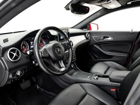 Used 2015 Mercedes-Benz CLA 250 image 4