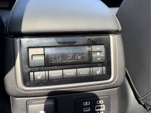 Used 2023 Subaru Ascent Touring AWD/4WD image 18