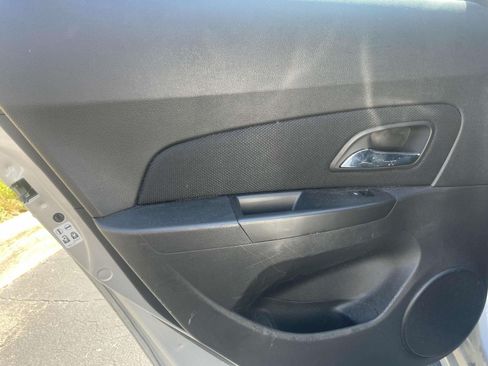 Used 2016 Chevrolet Cruze LT FWD image 13