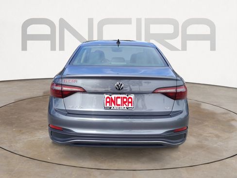 Used 2024 Volkswagen Jetta SE image 12