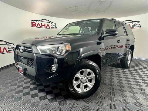 Used 2022 Toyota 4Runner SR5 Premium w/ Moonroof Package AWD/4WD image 2