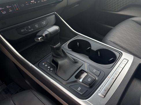 Used 2026 Kia Carnival FWD image 39