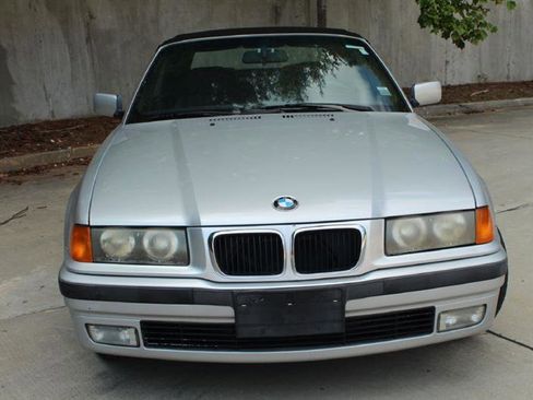Used 1999 BMW 323i Convertible image 2