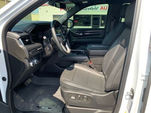 Used 2024 GMC Yukon XL Denali AWD/4WD image 7