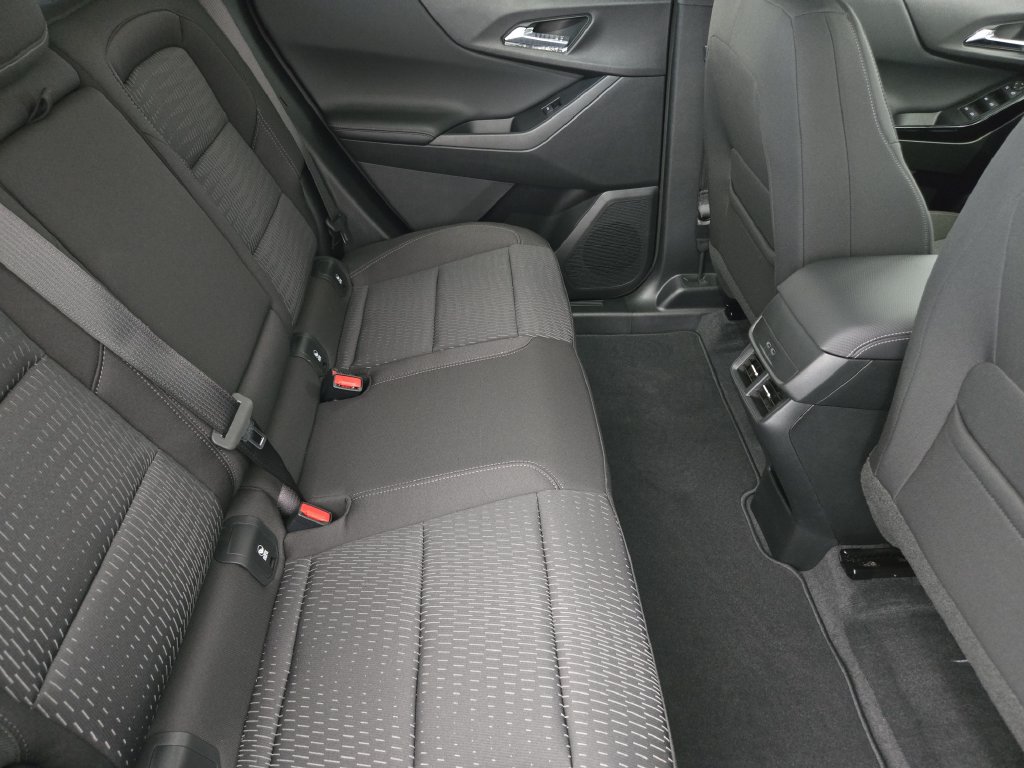 New 2027 Chevrolet Equinox LT w/ Midnight Edition FWD image 35