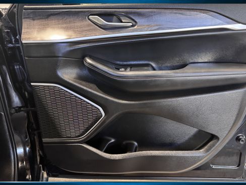 Used 2022 Jeep Grand Cherokee L Limited image 35