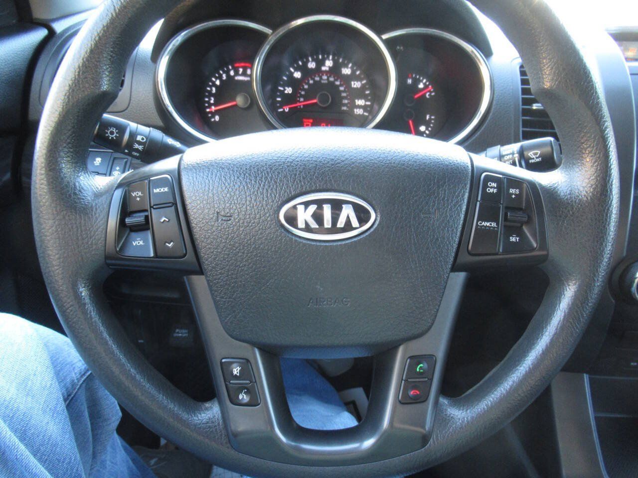 Used 2013 Kia Sorento LX FWD image 23