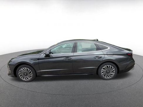 Used 2025 Hyundai Sonata SEL FWD image 10