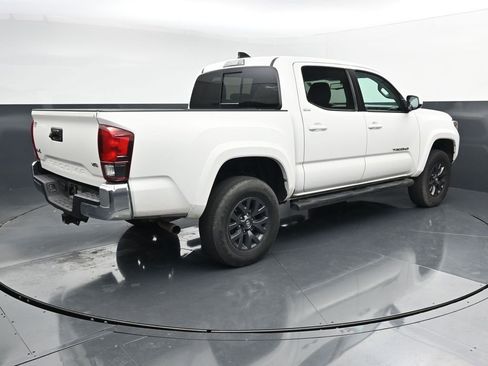 Used 2023 Toyota Tacoma SR5 AWD/4WD image 8