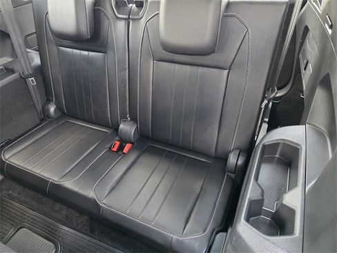 Used 2024 Volkswagen Tiguan SE R-Line image 25