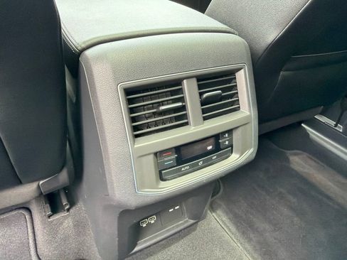 Used 2019 Volkswagen Atlas SEL FWD image 35