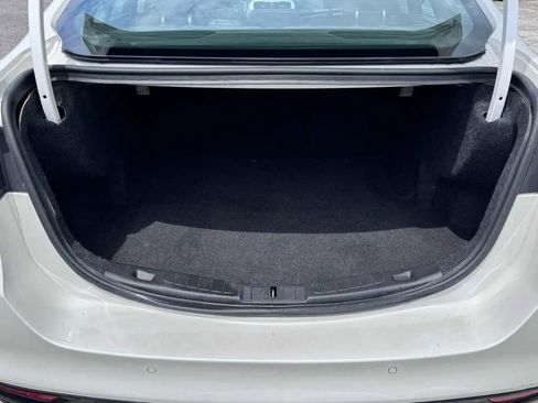 Used 2016 Ford Fusion SE FWD image 9