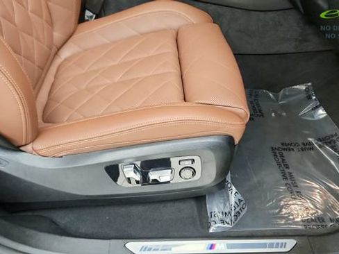 Used 2025 BMW X6 xDrive40i w/ Executive Package AWD/4WD image 38