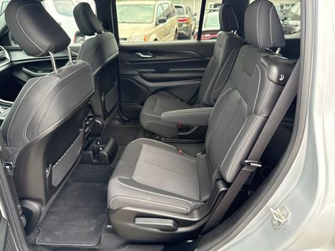 Certified 2025 Jeep Grand Cherokee L Laredo w/ Luxury Tech Group I AWD/4WD image 22