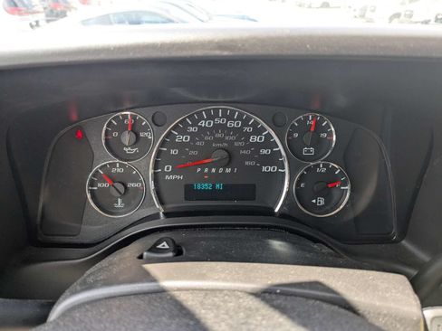 Used 2024 Chevrolet Express 2500 w/ Driver Convenience Package RWD image 26