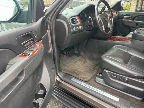 Used 2013 Chevrolet Tahoe LTZ image 17
